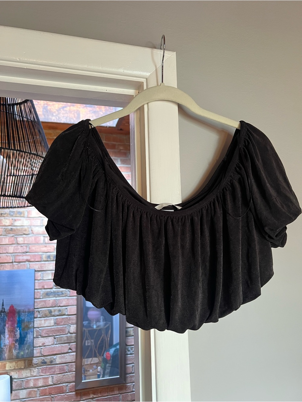 H&M Black Cropped Balloon Hem Knit Top. NWT. Medium.